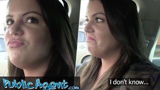 Diák kis csaj igazán bizonytalan ebben a beleélvezésben és kinti szexben