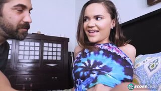 Naudi Nala vadul cidázza és lovagolja a nagyméretű brét