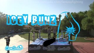 Forró fantasy harc gigászi csöcsű zsenge bombázókkal