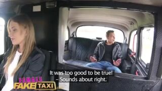 Zsenge fószer gyorsan megdugja Angel Piaff lucskos csupasz puncáját a hamis taxiban