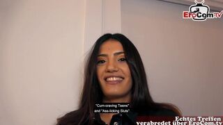 Német geek csávó megdugja a forró latin amerikai milf-et randin