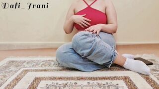Ellenállhatatlan milf termetes ánuszát megbassza egy méretes nyeles aszpirin