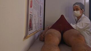 Nővér könyörtelen baszásra kényszeríti a betegét