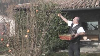 Bombázó világos szőke tinédzser amatőr hátsó bejáratba tolva és szájba lőve orbitális farasszal